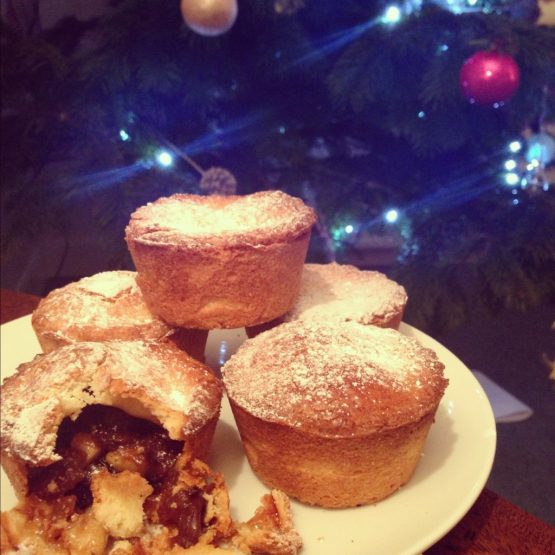 Almond mince pies